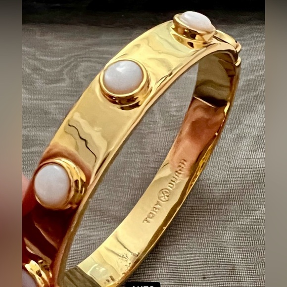 š Tory Burch Authentic Bracelet At Awesome Prices To Buy Now & Save - Picture 6 of 14